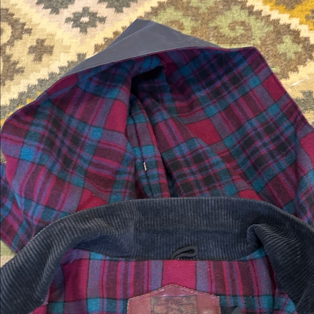 Rare Vintage Woolrich Poncho with Plaid Lining - Picture 5 of 10